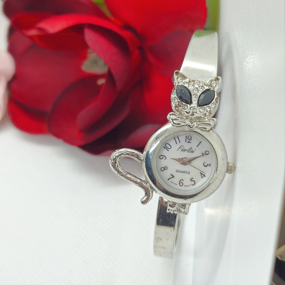 Fiorlini Quartz Crystal Cat Watch Hinged Bracelet Watch